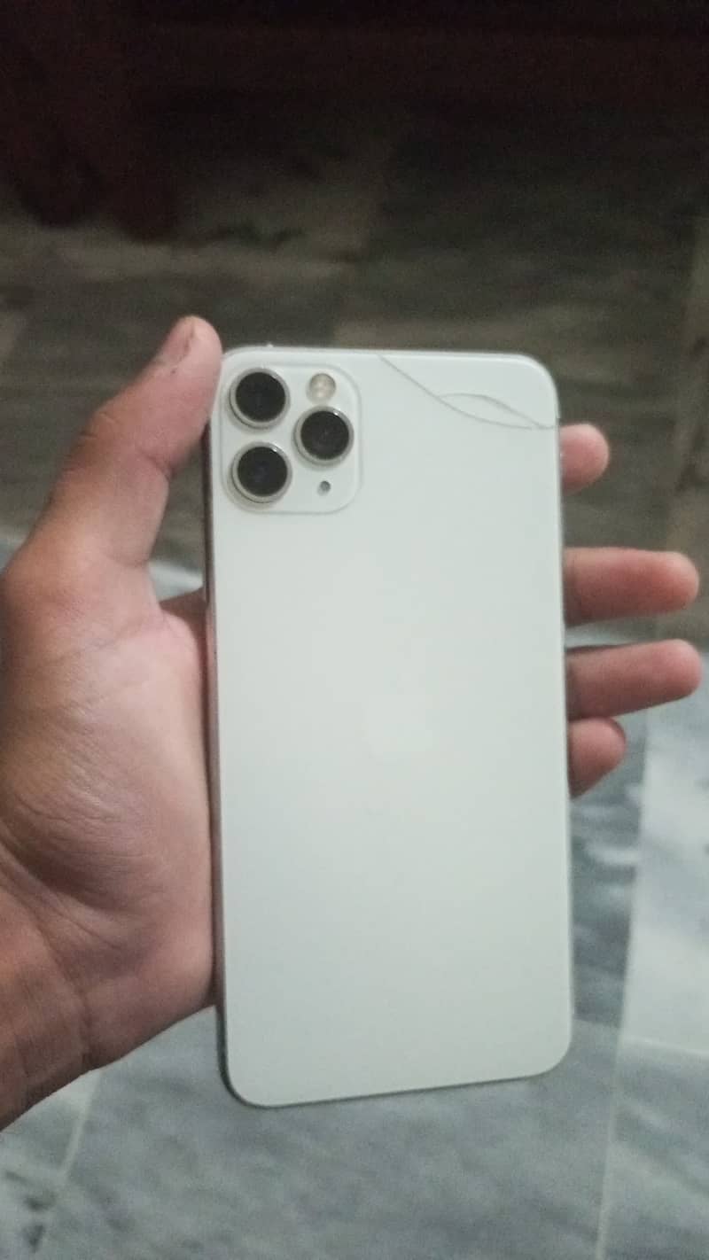 iPhone 11 Pro Max 1