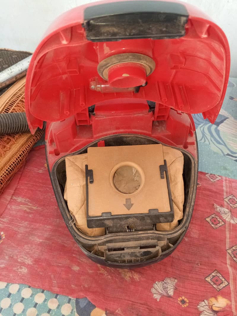 vacuum cleaner 1