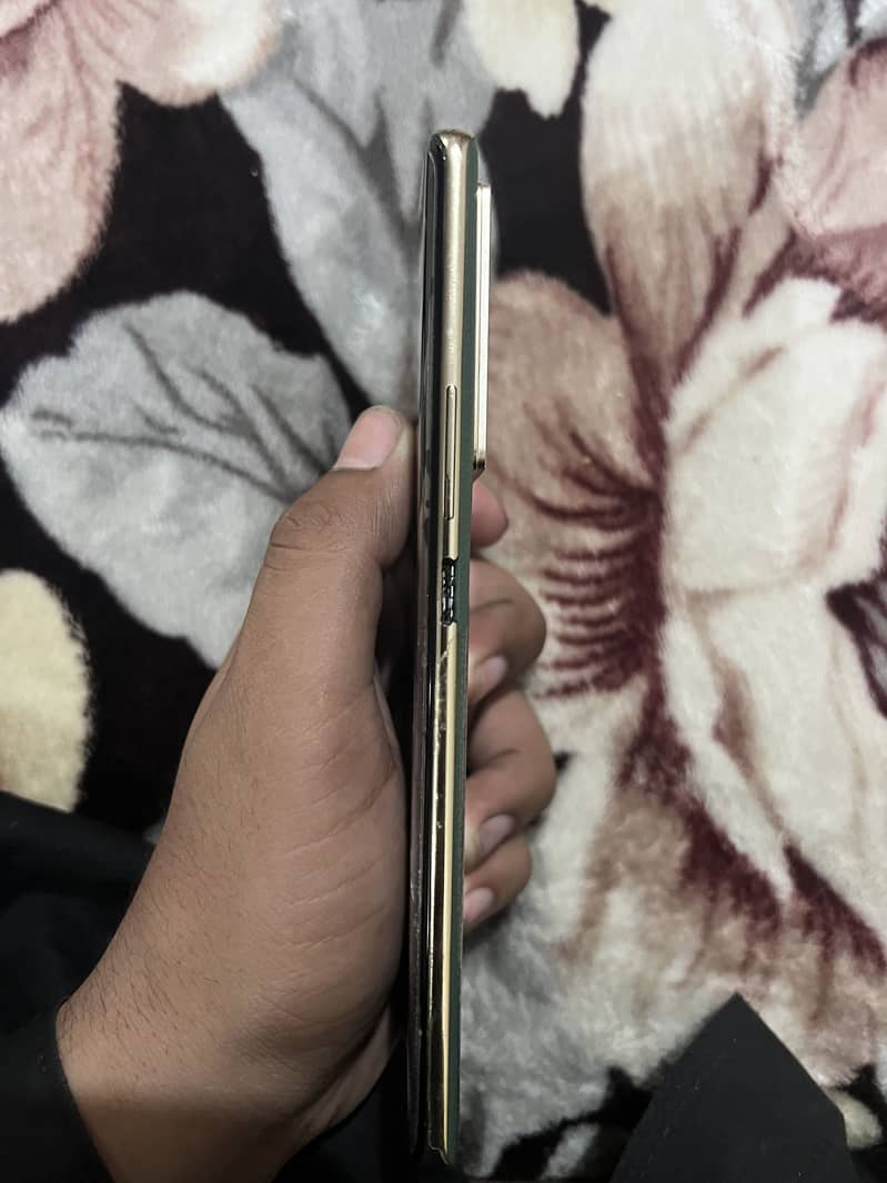 INFINIX note 40 pro 3