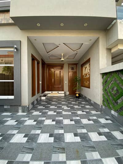 5 Marla Brand New Modern House for Sale in Bahria Town Lahore
