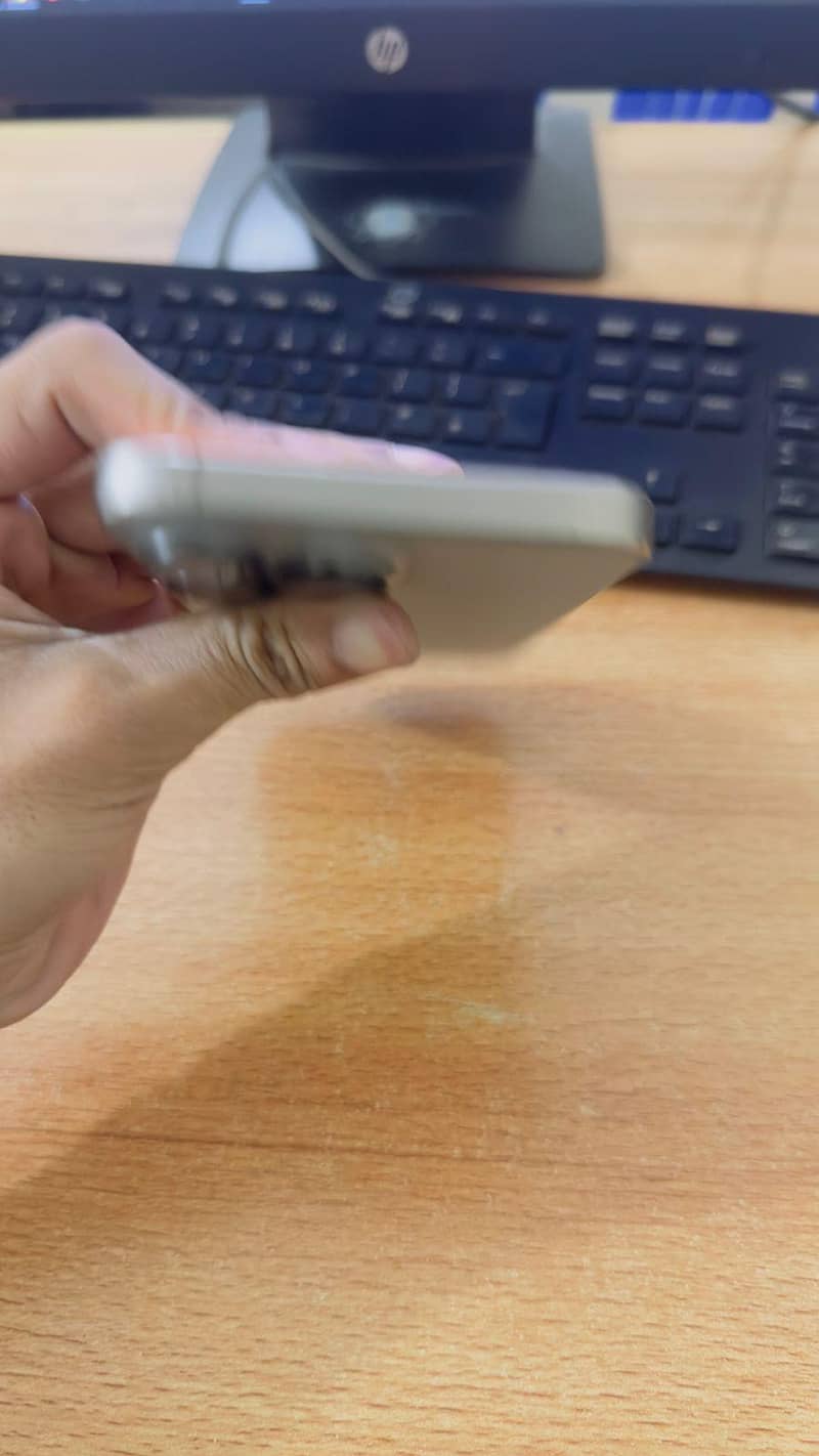 Iphone 15 pro max 9