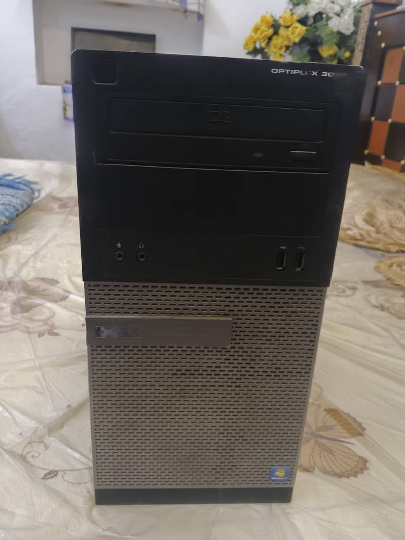 DELL Computer with LCD 0