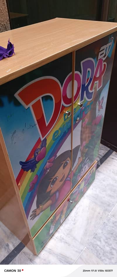 kids wardrobe