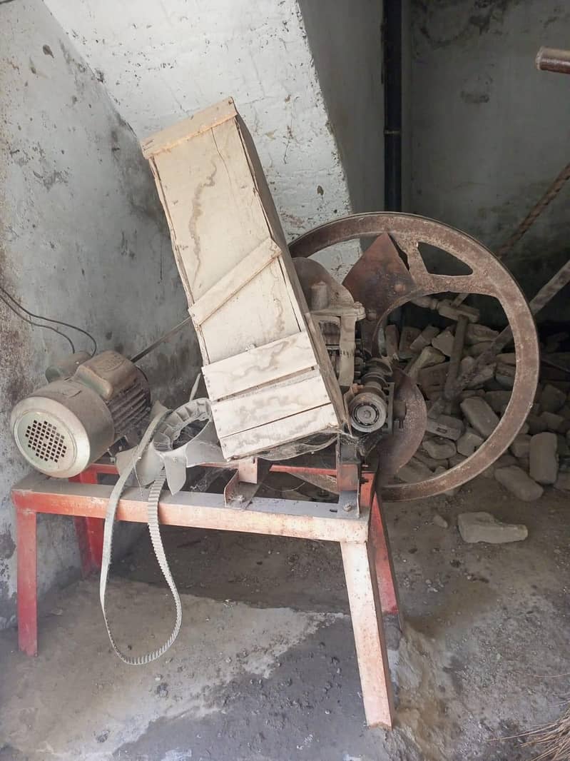 chaff cutter 3