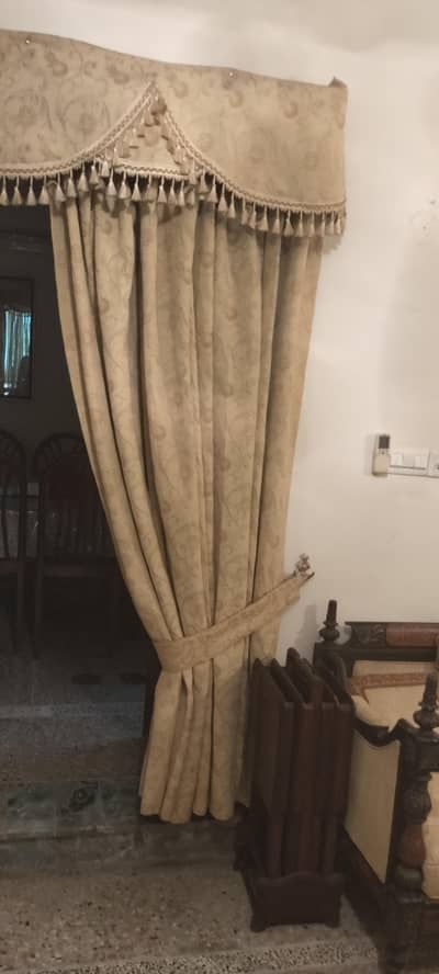 golden curtain