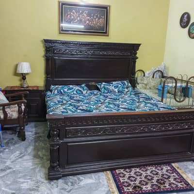pure wood bed set  for sale moving other country