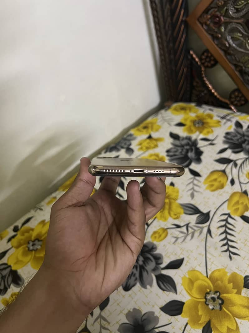 iPhone 11 Pro Max 3