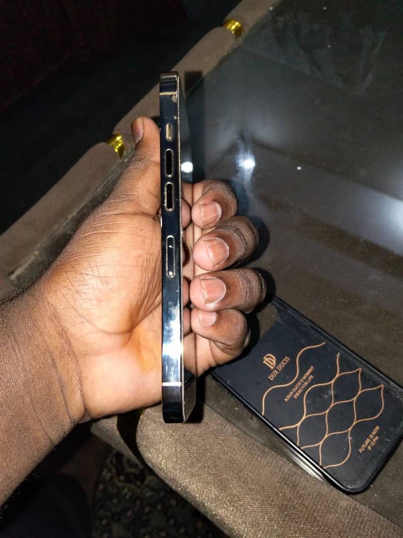 Apple iPhone 13 Pro 2