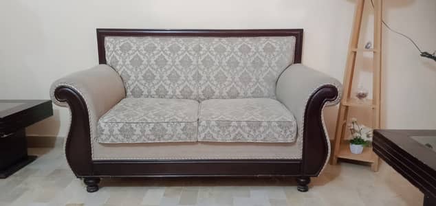 7 Seater sofa set with 2 tables