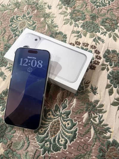 17 pro max dubai model Esim