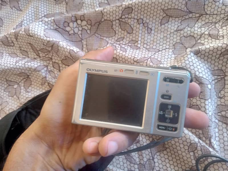 Olympus 8.0 mega pixels 4