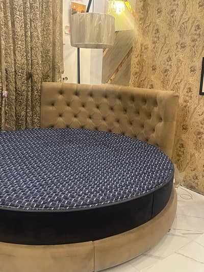 Inter wood bed good condition