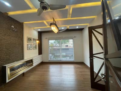 10 Marla Luxury House For Rent In Jasmine Block Bahria Town Lahore