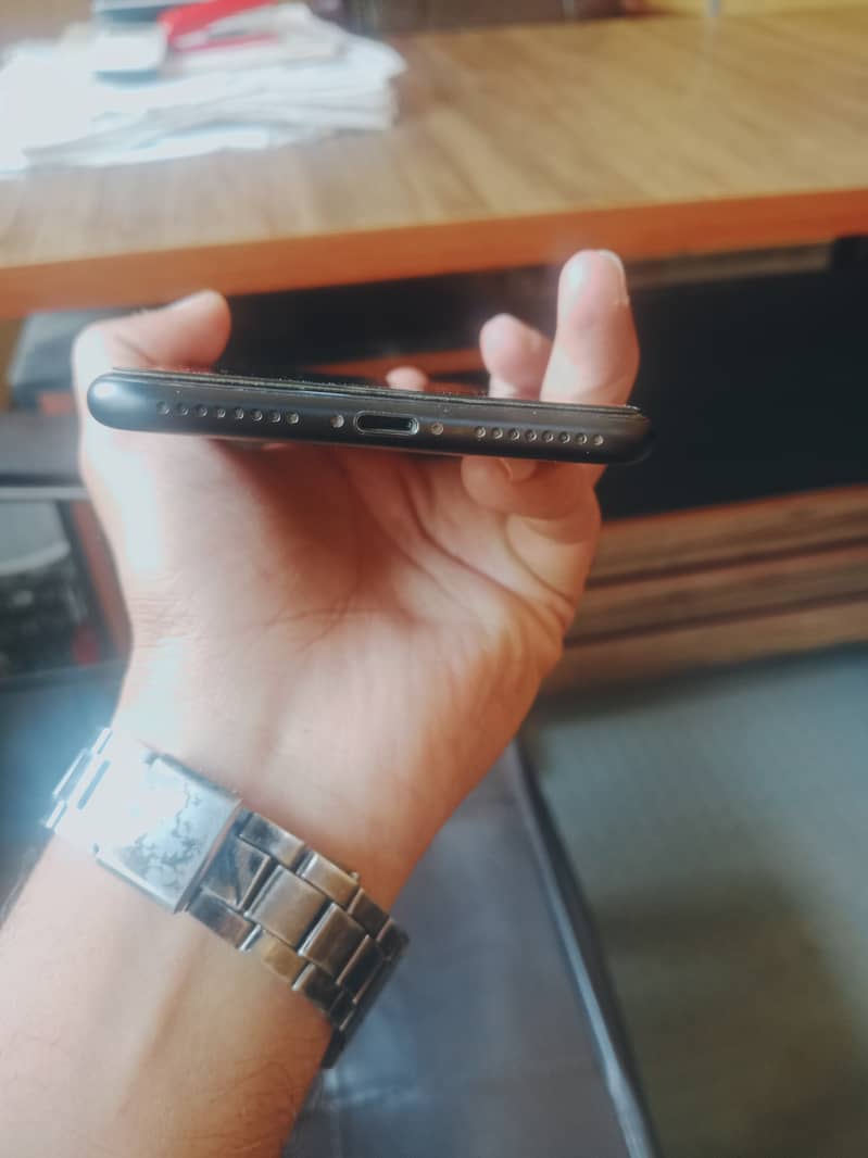 Apple iPhone 7 Plus 4
