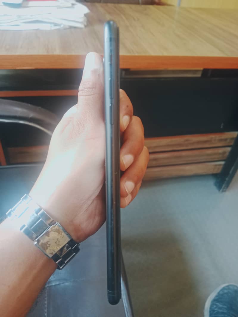 Apple iPhone 7 Plus 5