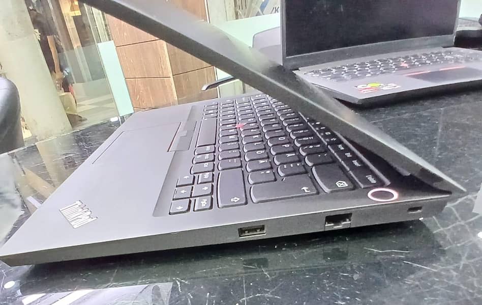 Lenovo E14 2