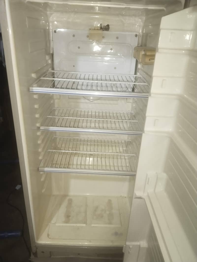 dawlance fridge 4