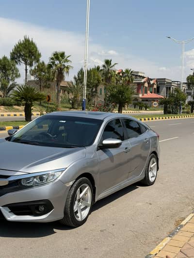 Honda Civic 1.8 i-VTEC CVT 2017 | Honda Civic 2017 For Sale