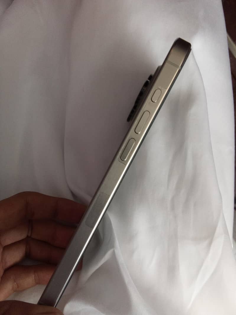 Iphone 15pro Max 3