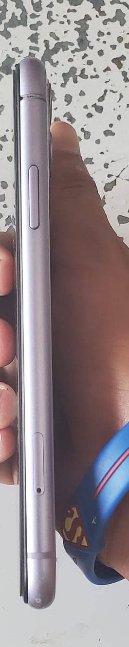 Apple iPhone 11 3
