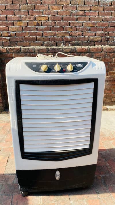 Izone room Air Coloor Model 9000 Pure Quality  1 season Use Only