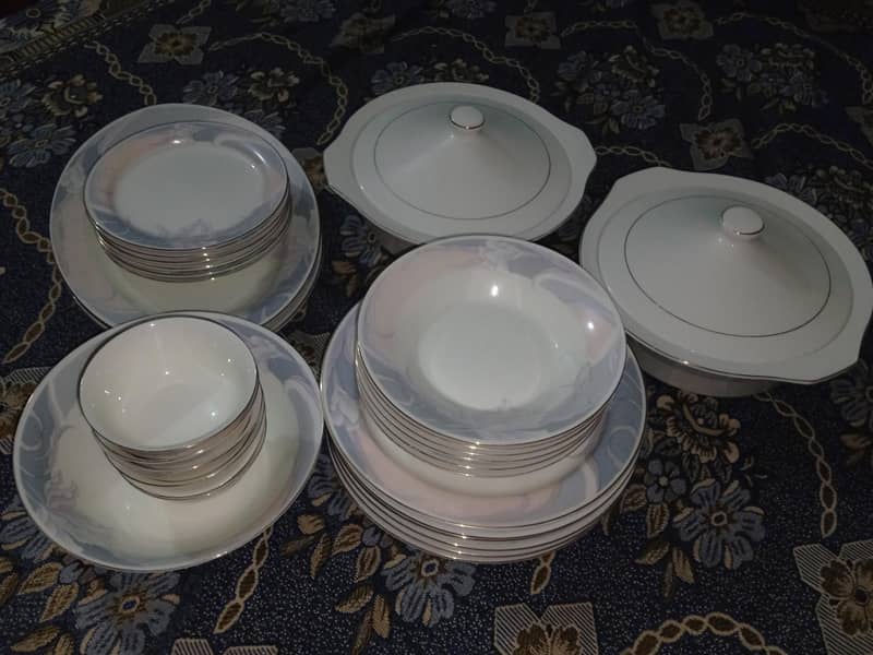bone china dinner set 0