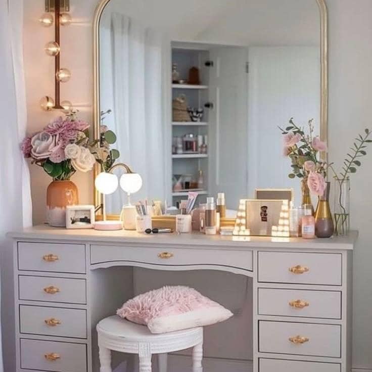 BRIDAL DRESSING TABLE 11