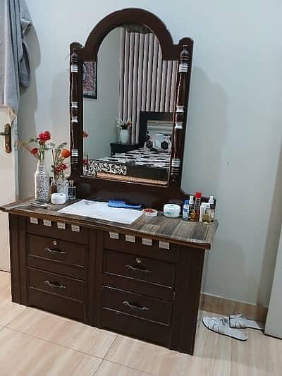 BRIDAL DRESSING TABLE 13