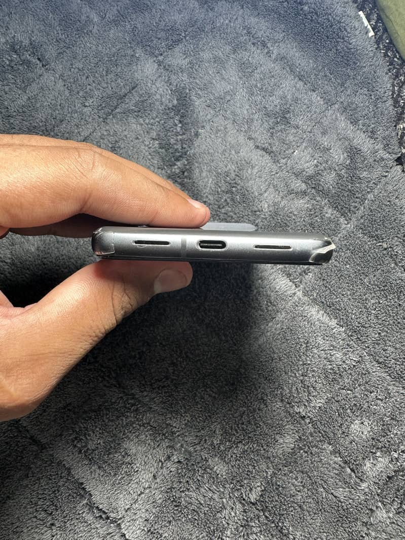 Google Pixel 7 4