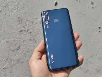 Vivo Y19 2019 Dual sim pta and Sony Xperia 5 mark 2 non pta