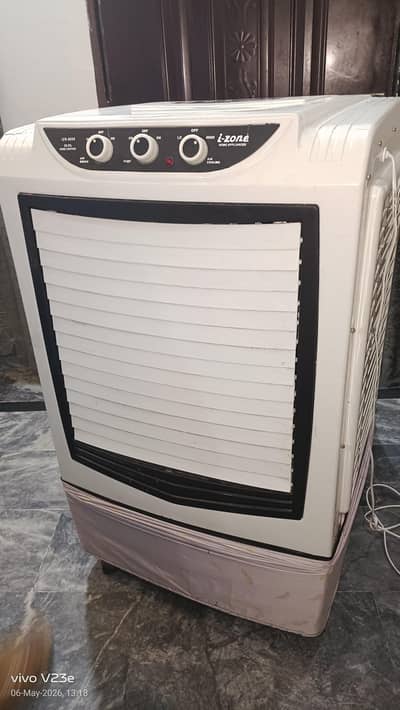 izone company Air cooler  with ice bottles one month use only