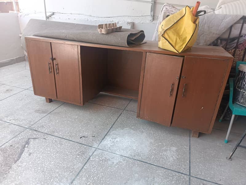 2 Single Sofas , 1 Centre Table, 2 side tables, Iron table 5