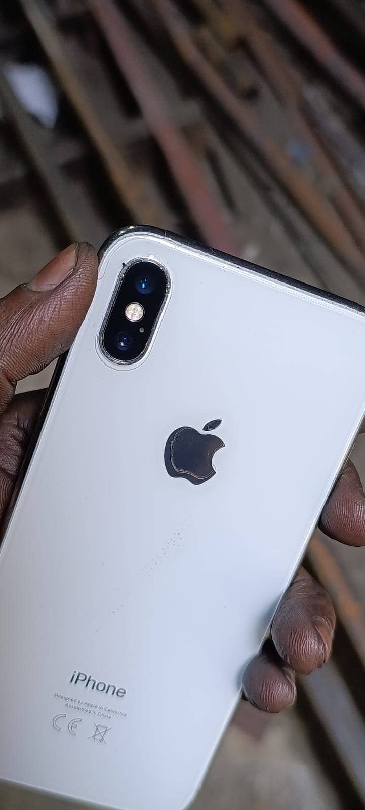 IPHONE X…. 6