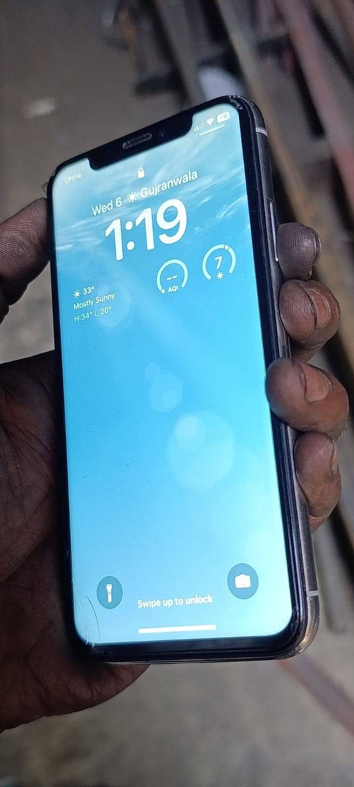 IPHONE X…. 7