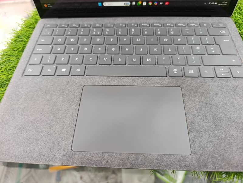 Microsoft Surface Laptop 3 4