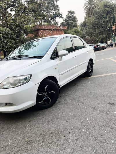 Honda city 2006 family use car price final no mjor acodent urgent sale