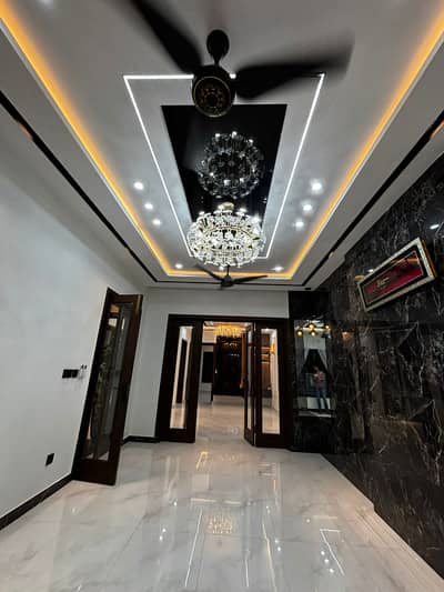 10 Marla luxury house for sale in LDA avenue one