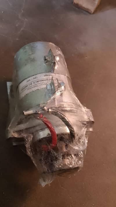 DC.  motor 12 volt