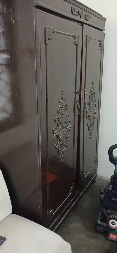 Double door wardrobe