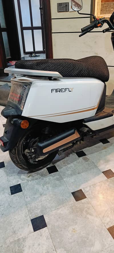 crown firefly lithium battery