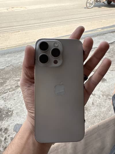 Iphone 15pro max (256 JV)