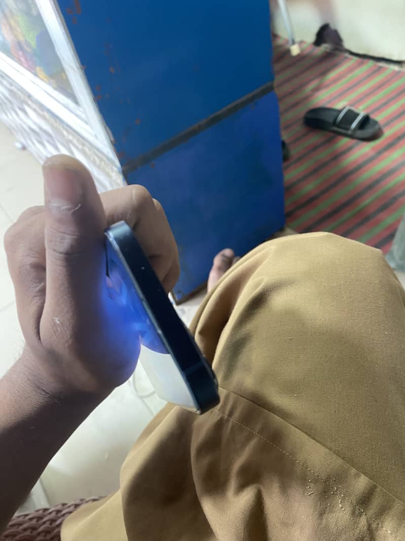 Apple iPhone 13 7