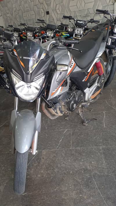 Honda cb 150f silver