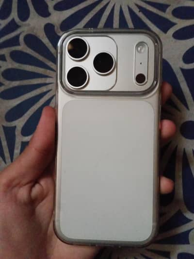 17 pro silver colour