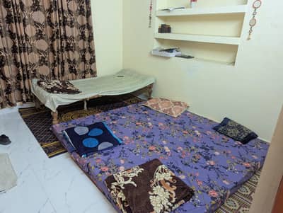 2bed rom furnishd Avelabel for girls student job holdar k lye