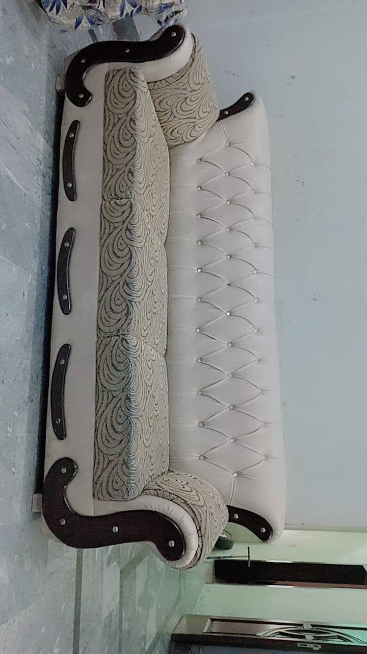 Sofa set 0