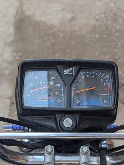 Honda 125  for sale.  black colour