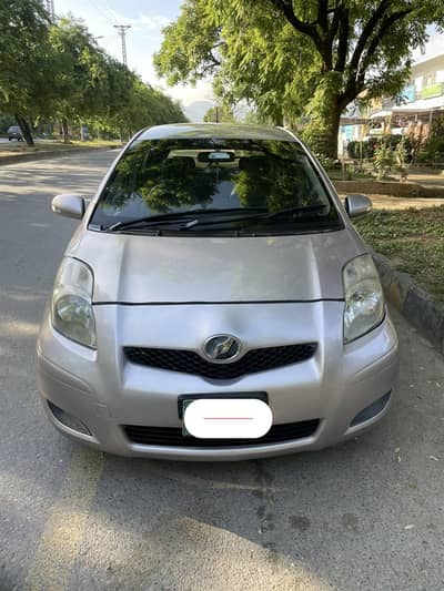 Toyota Vitz 1.0  model 2010/2013