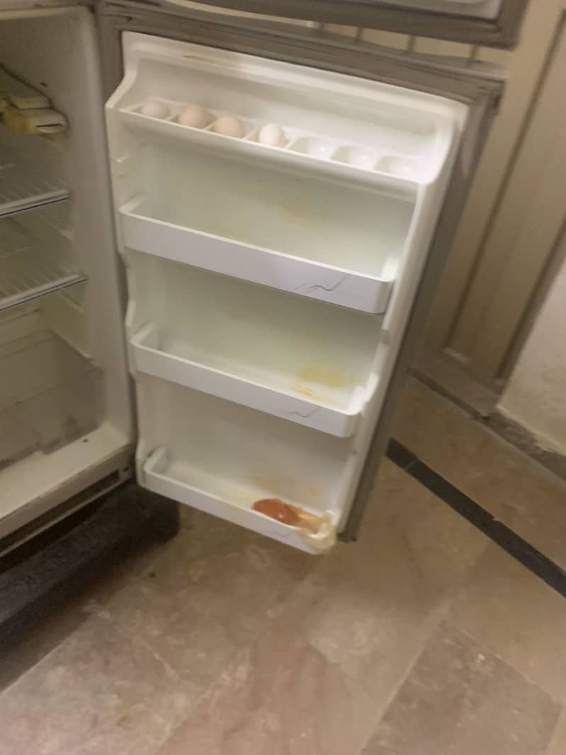 Dawlance fridge 4