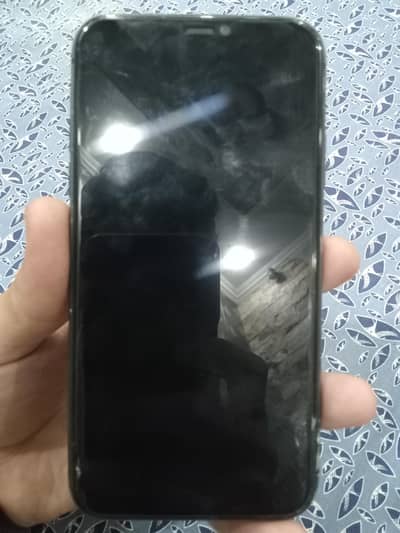 iphone 11 non PTA  side damage screen touching Baki all okay storieg 6